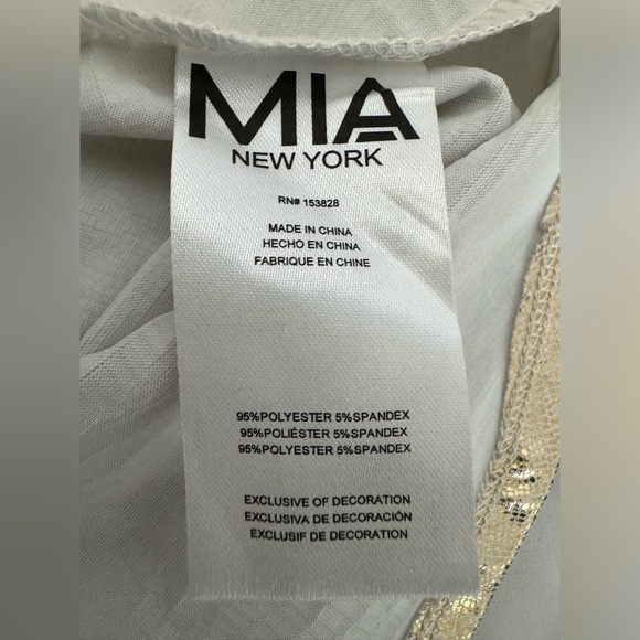 Mia brand Metallic Gold tank top size large - Picture 6 of 6
